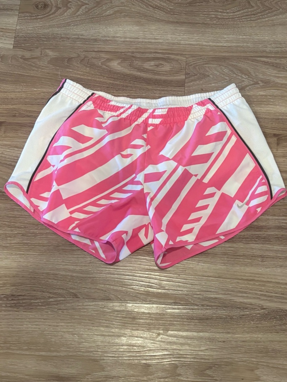 Nike Dri-Fit Pink‎ and White Graphic Athletic Shorts Size Medium